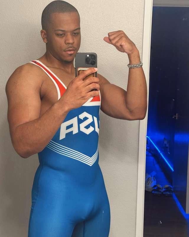 🤼‍♂️ who wants to wrestle 