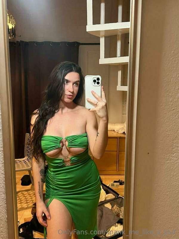 💚Santa loves a naughty girl in green