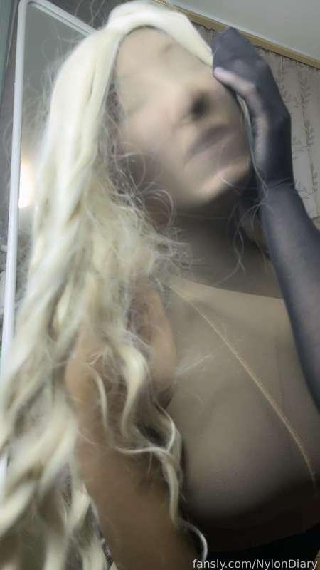 nylondiary image #0