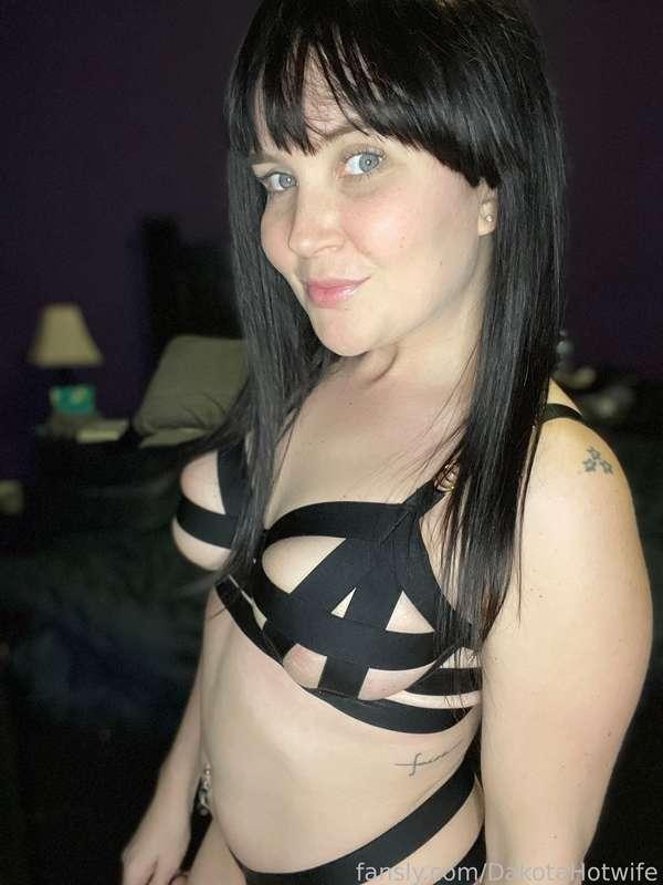 dakotahotwife image #18