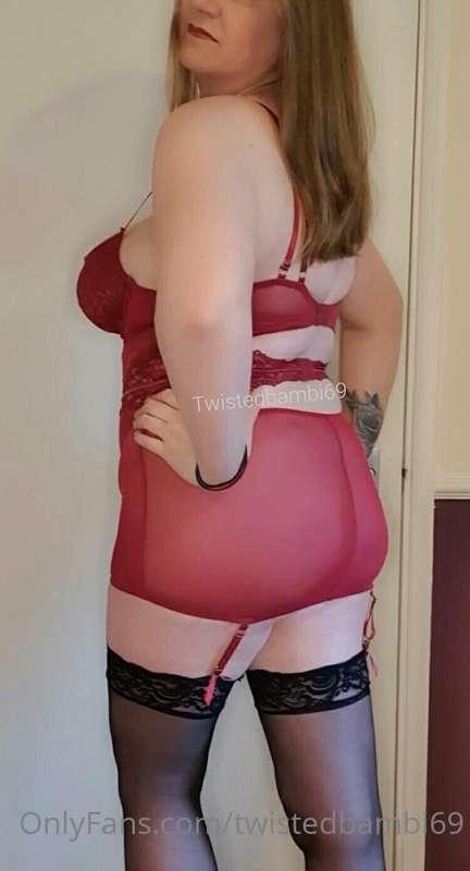 It makes me look like I have an ass. It doesn't look flat fr..