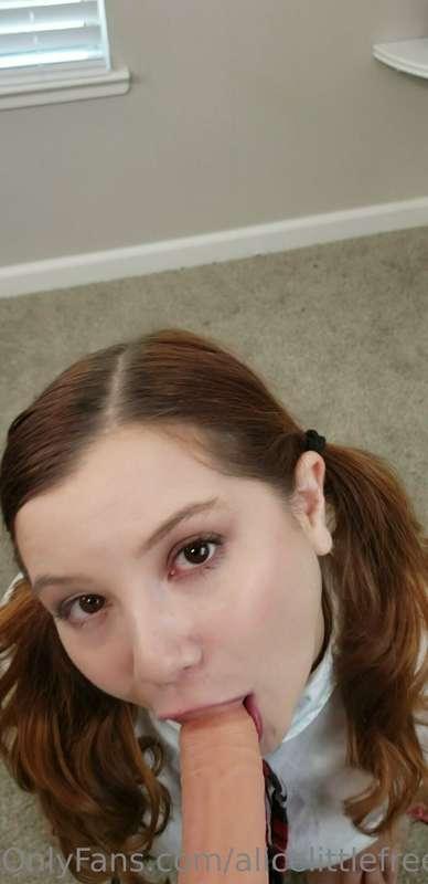 **Student Gives 1st Blowjob** ***BJ POV*** **🎥6 min video📸15..