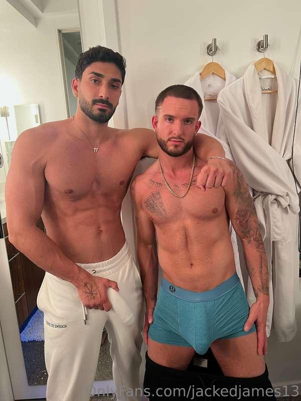 Check your messages to see my first collab with @zayndom 🥵😈