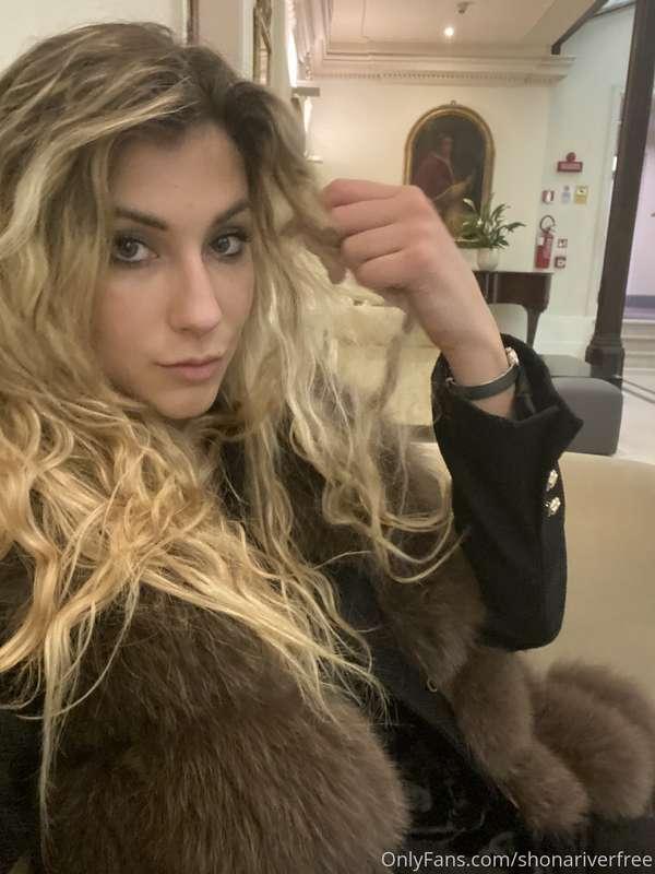 What a cold day is today in Budapest... :( Who wants to warm..
