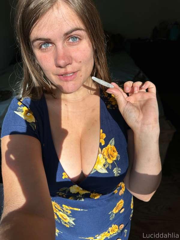 smoke a home grown J with me <3