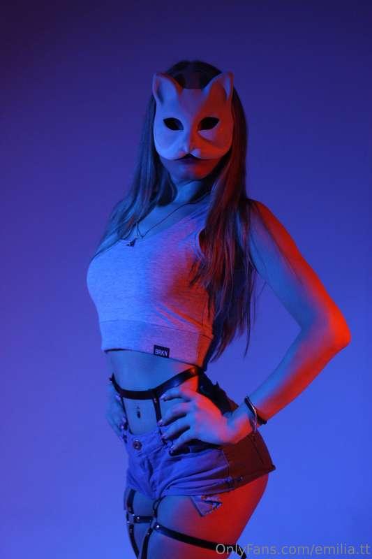 Feeling extra playful and seductive today, just like a misch..