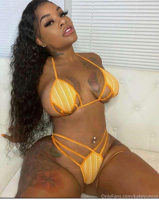 DM me and tell me if you prefer morning or night sex😏