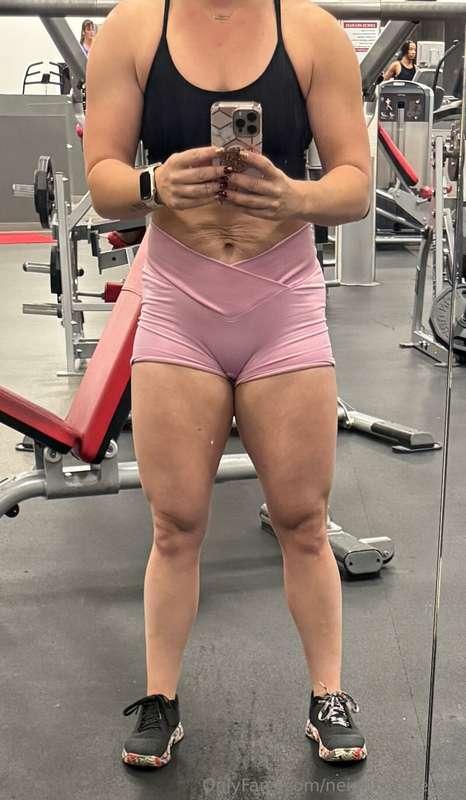 On Sundays we train legs! 