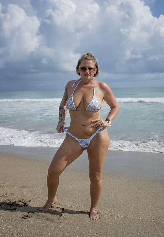 holliess1free image #2