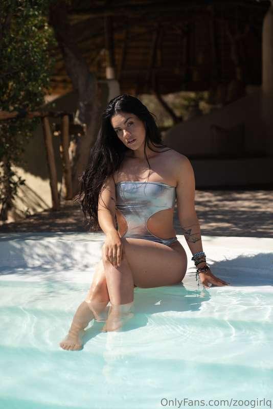 zoogirlq image #0