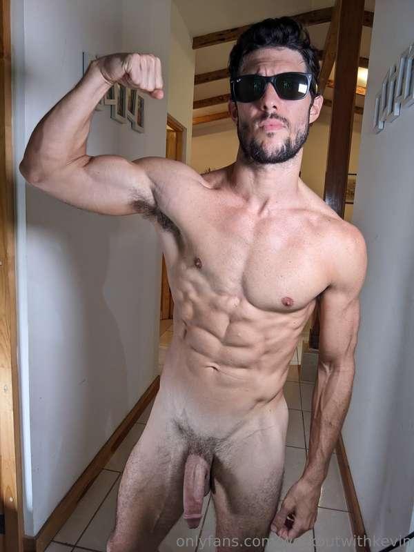 Get ready for an extra naughty flex show 🍆 💦 💪