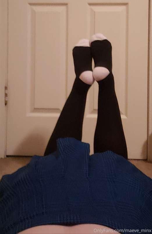Showing off my new knee high stockings. Everyone loves a lit..