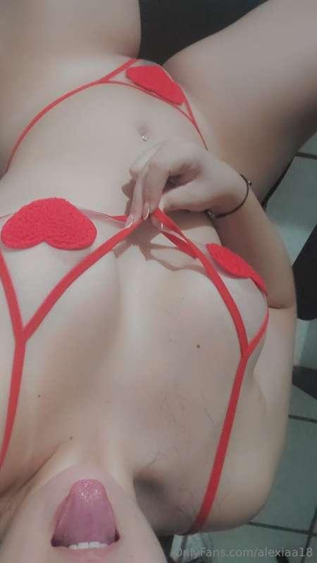 Happy Valentine's day baby! Did I make you turn your screen?..