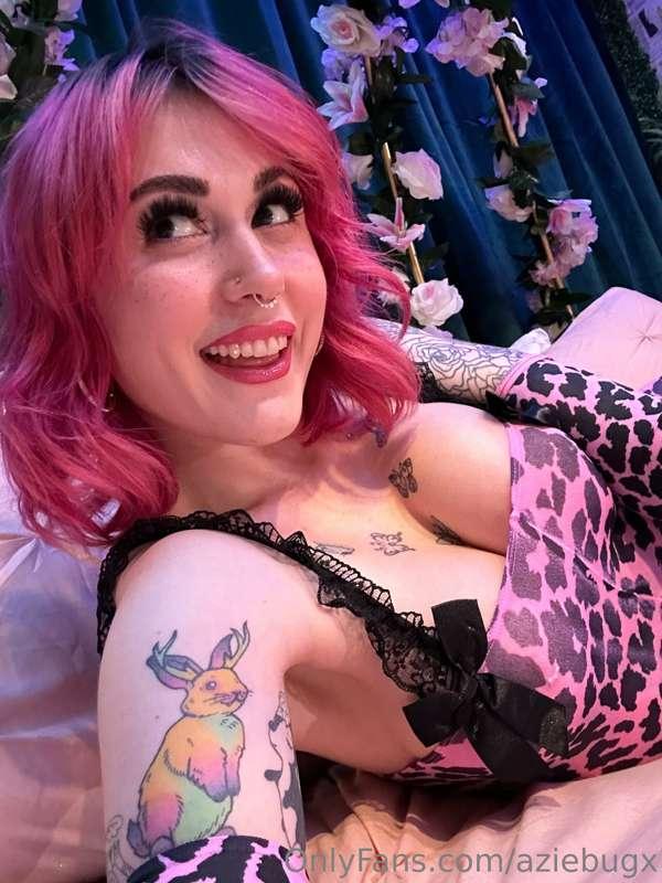 behind the scenes of this pink cheetah look 🎀