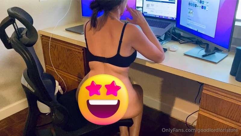 ***Free Use Jerk Off*** He jerks off on me while I work and ..
