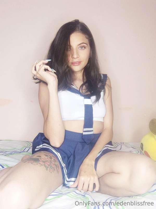 @pearlceleste
Check out this GAMER girl, who loves cosplay a..