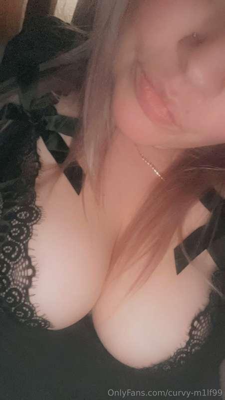 Home from work after a very long day 😴 bed time now.. sweet ..