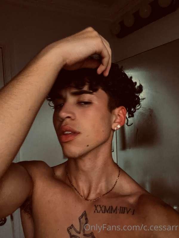 good morning 😌 don’t be shy to message me I want to talk wit..