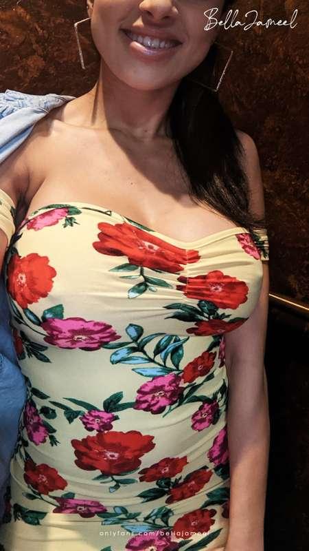 Good morning babe 💜💜
Do you like my dress? 
LIKE THE POST FO..