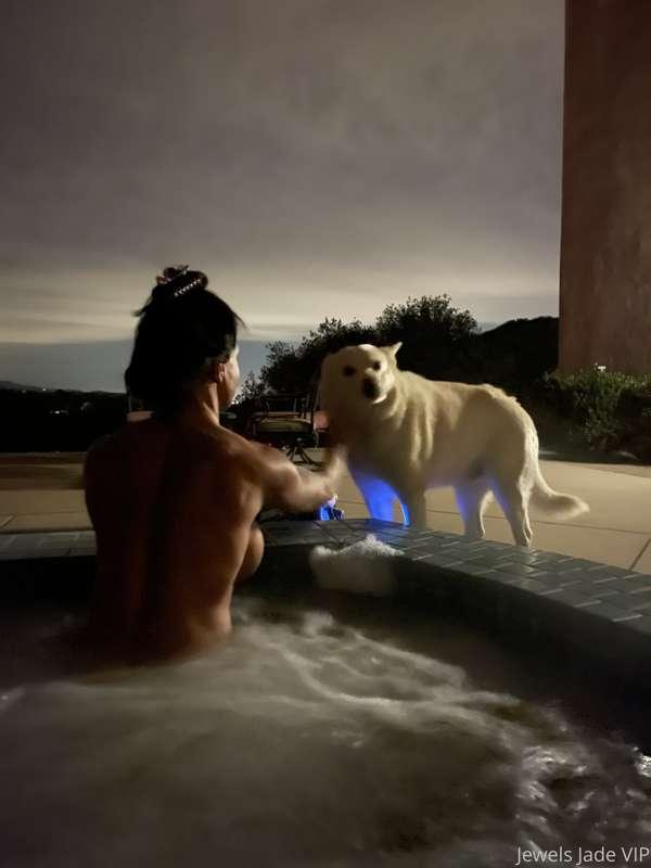 💦 Sweet Dreams …. NYC….here I cum….💋

🌙 Jacuzzi to end the n..