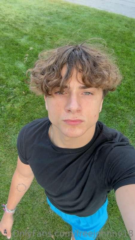 beautiful weather, would love to fuck on a beach ☀️🏝️