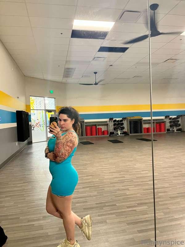 Muscle mamii at work baby💕💫