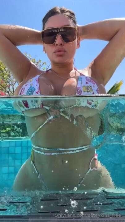 I wanna try doing it in the pool💦💦💦🙈
