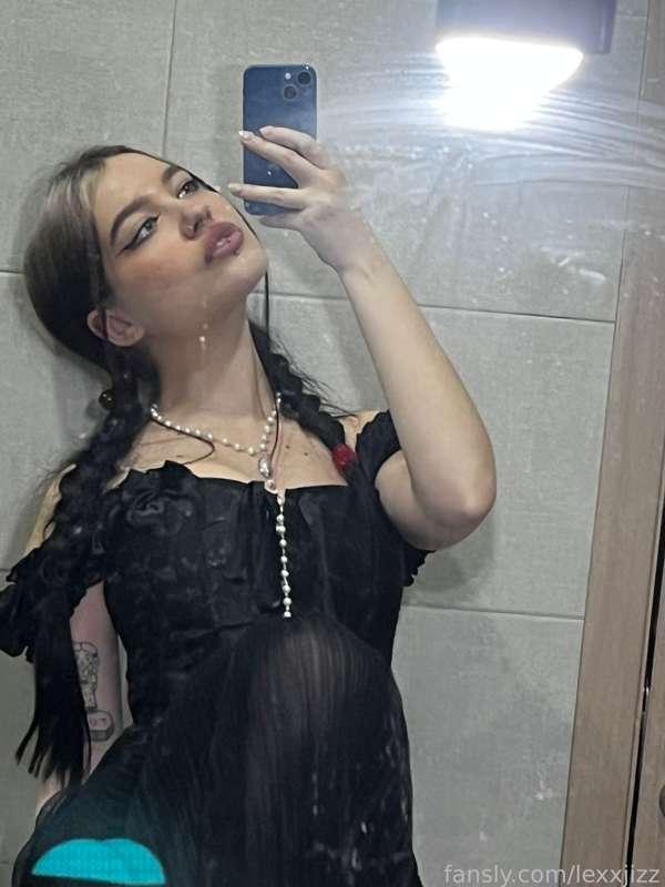do you like gothic outfits?🖤

#gothic #gothgirl #gothgf #corset #outfit #selfie #gfe 