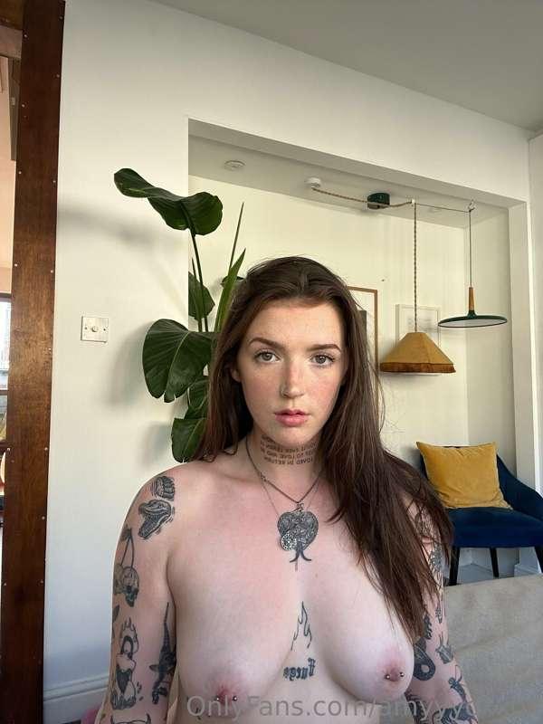 It’s the first titty Tuesday of the year! To celebrate I’m d..