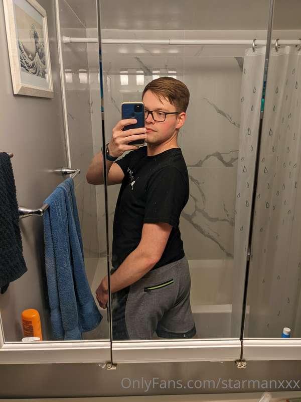 Happy hump day 🍑 really feeling perky today 😘
