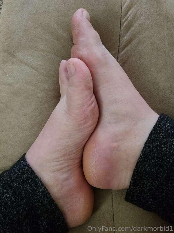 July brings stinky feet 😈