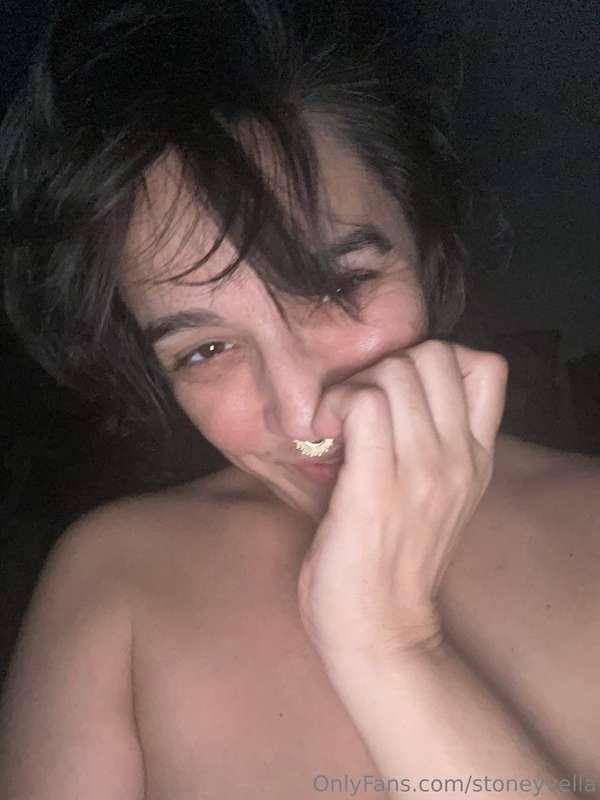 Sleepy high but wired and slow. Sleep Vella