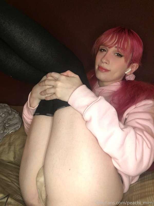 Do you prefer my legs together or do you want them spread? 💖