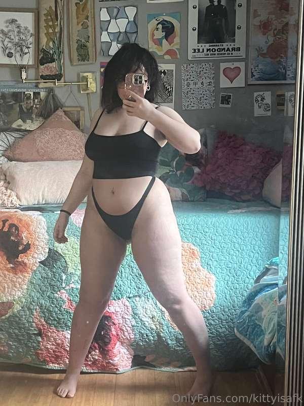 hiiiiiiiii sending more pics tonight 😺😺😺 stay tuned :3