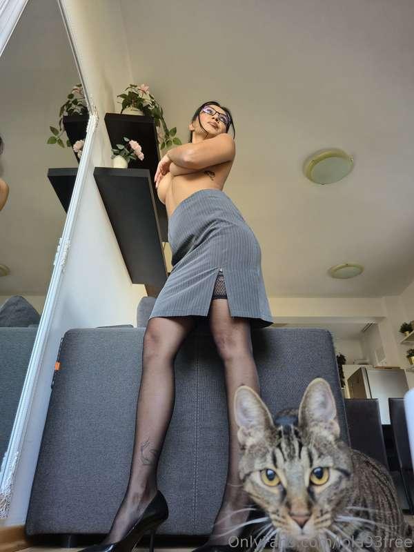 My pussycat said hi! 🤭