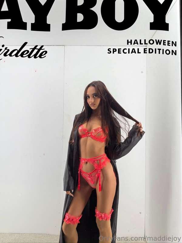happy halloween! 🎃 you’re the only treat i want this hallowe..
