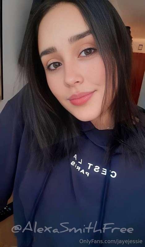 Hey babe I’m 🍬🎀 @AlexasmithFree 🎀🍬 I’m a little shy and inno..