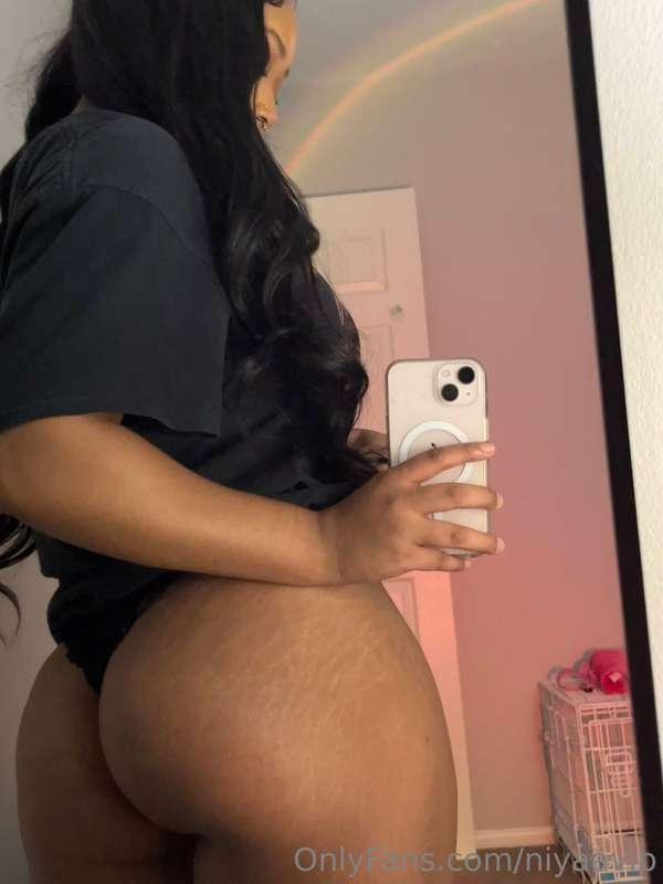 blessing you with some ass today💕