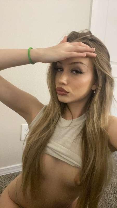 I need to cum like rn😩