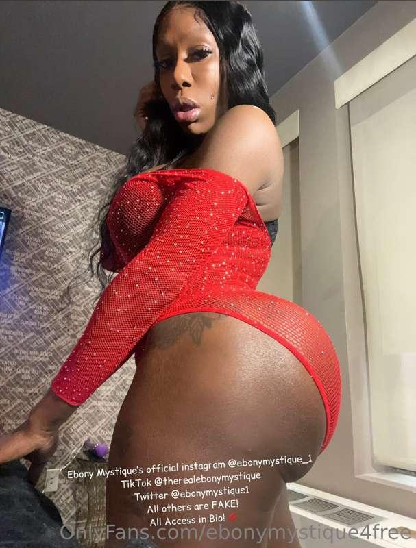 Happy valentine's Day daddy..❤️😘
Valentine live at 6pm est....
