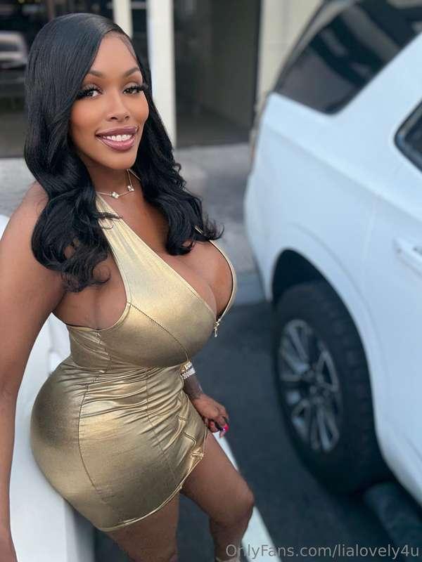 Do you like my gold dress baby 🏆