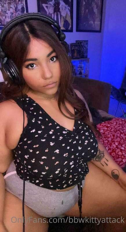 playing as always .. wanna join me? 😼