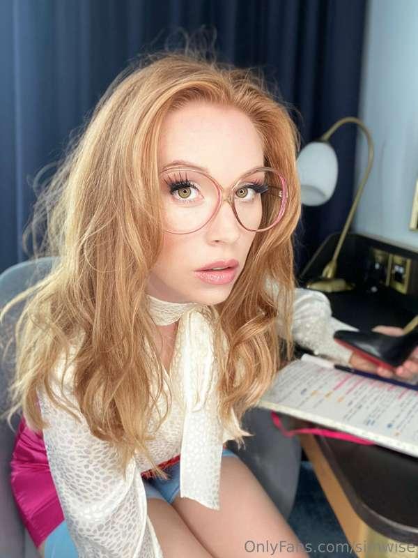 💋SHINY SECRETARY💋

Oops, looks like a I dropped something, I..