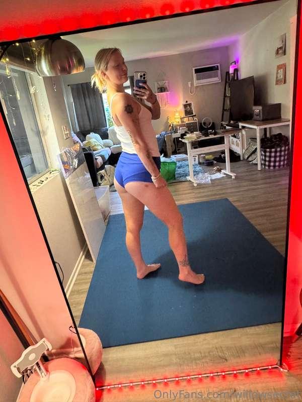 Did i convince you to fill me from behind? 😈💦💦