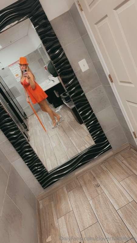 Last night me and my friends hit the town all dressed up! Me..