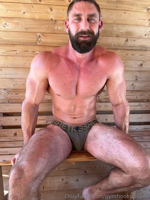Watch me jerk off in the sauna! Very verbal and moaning cums..
