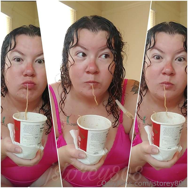 PPV

Eating ramen / Eating entire thing of ramen from start ..