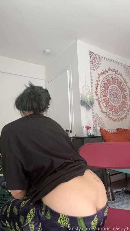 curious_casey1 image #2