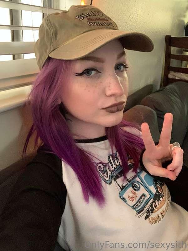 Hi y’all! Just an update I don’t do sexting right now, and j..