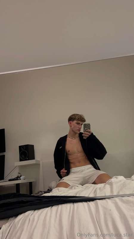 Do you want to see me cum on this mirror? 💦💦